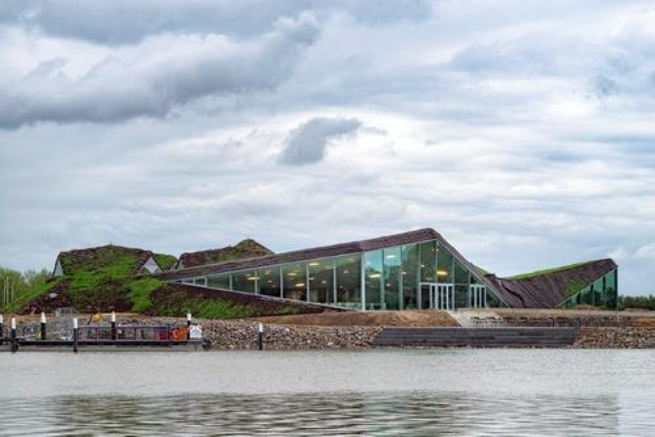 Vaartocht met bezoek aan het Biesbosch museum